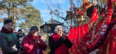 प्रधानमन्त्रीद्वारा पाथीभरामा पूजाअर्चना