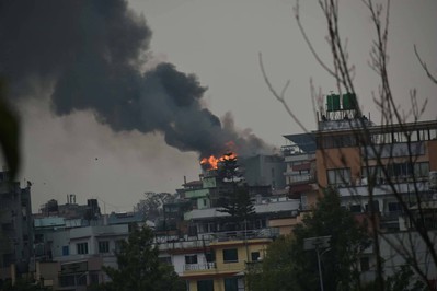 पुल्चोकस्थित दाउरा थकालीमा लागेको आगो नियन्त्रणमा