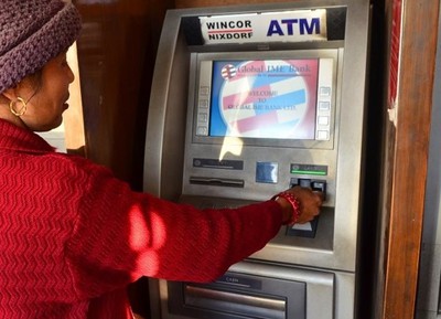 एटीएमबाट एकपटकमा २० हजार र एक दिनमा ५० हजार रुपैयाँभन्दा बढी झिक्न नपाइने