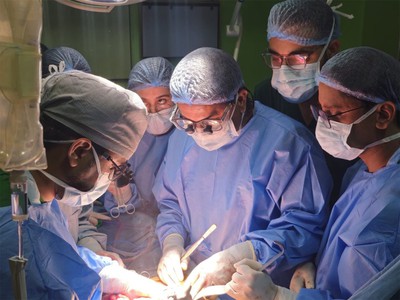 नेपालमा पहिलोपटक मस्तिष्कमृतबाट एकै व्यक्तिमा मिर्गौला र कलेजो सफलतापूर्वक प्रत्यारोपण