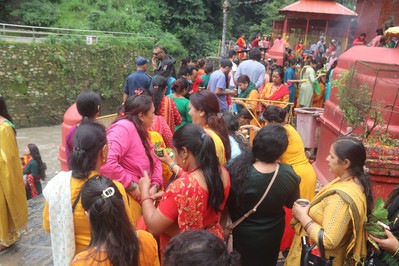 गोकर्णेश्वर मन्दिरमा भक्तजनको भीड (फोटोफिचर)