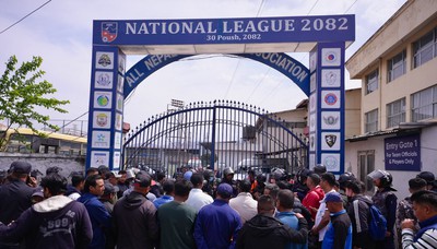 एन्फा मुख्यालय गेट अगाडि क्लबहरूको नाराबाजी