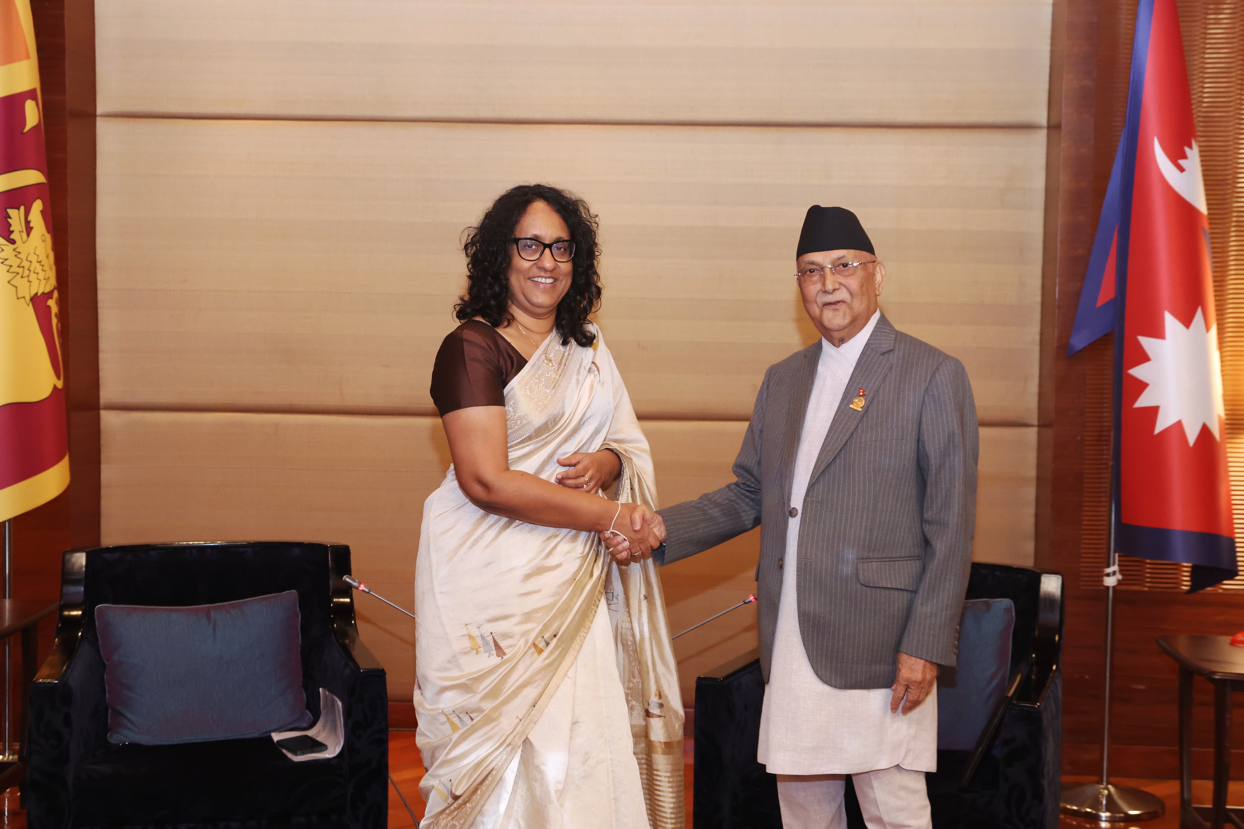 प्रधाानमन्त्री ओली र श्रीलङ्काका प्रधानमन्त्री अमरासुरियाबिच भेटर्वार्ता